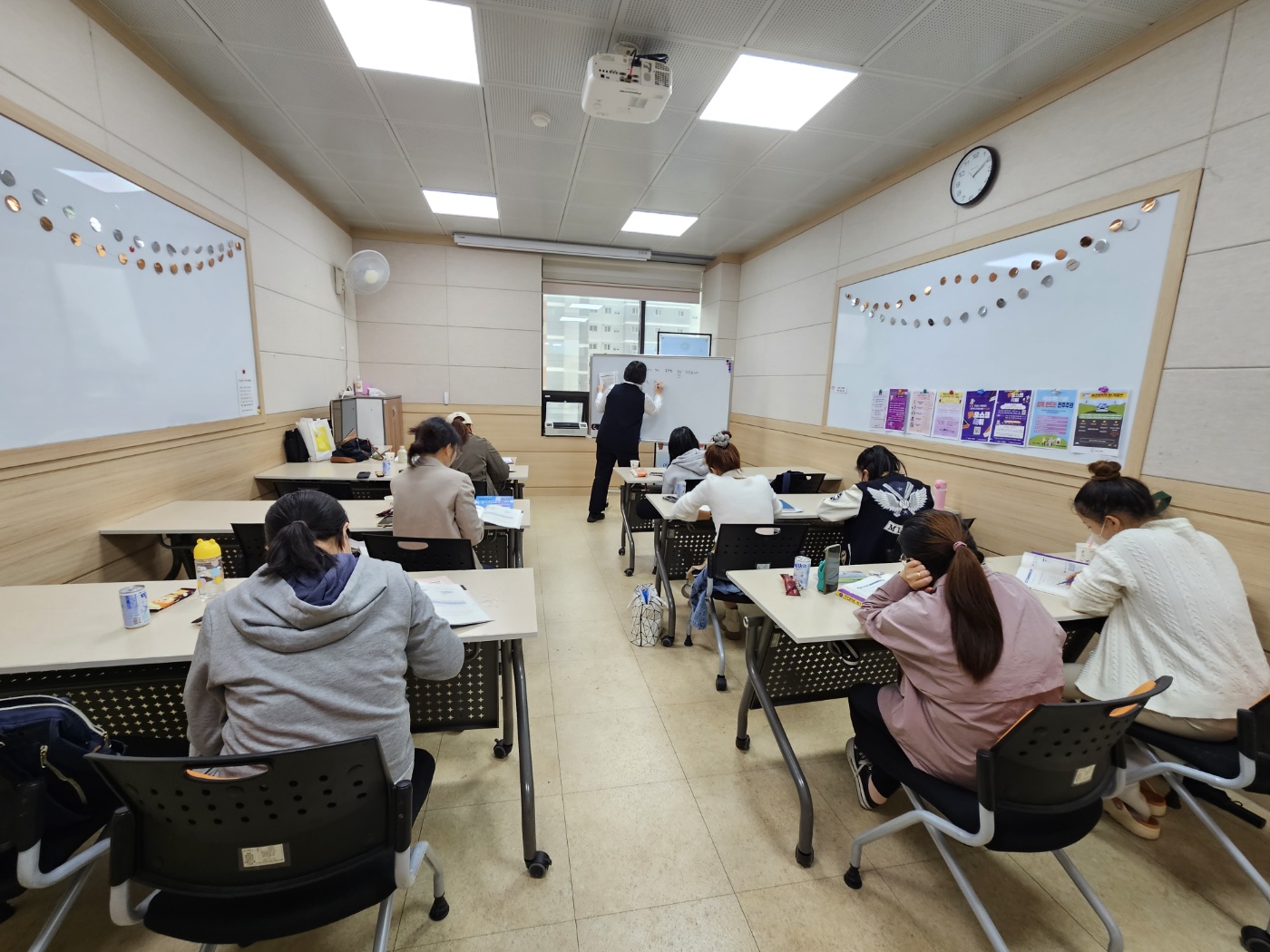 지역맞춤형사업- 4월 토픽 대비반 진행