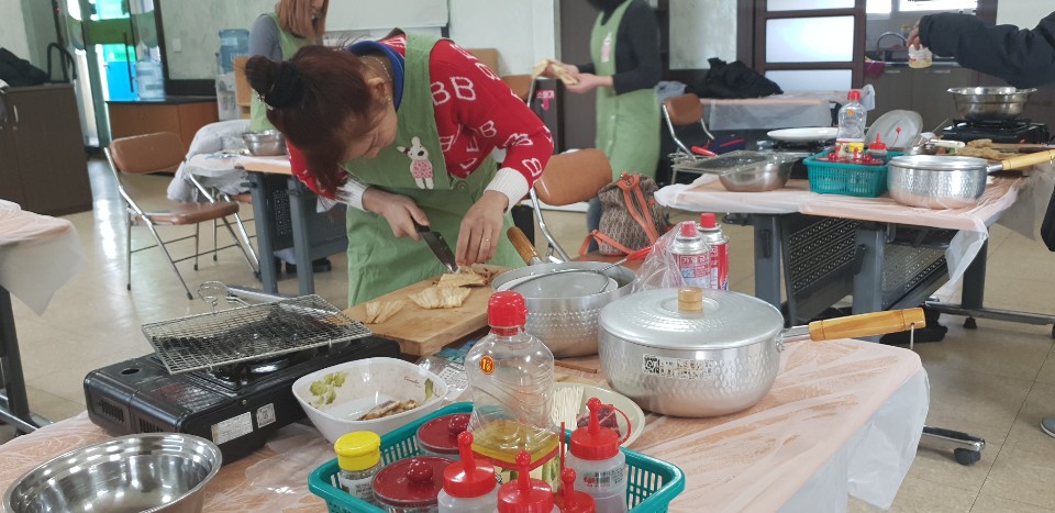 결혼이주여성 일자리 창출을 위한 한식조리사 자격증반 20. 21회기 운영