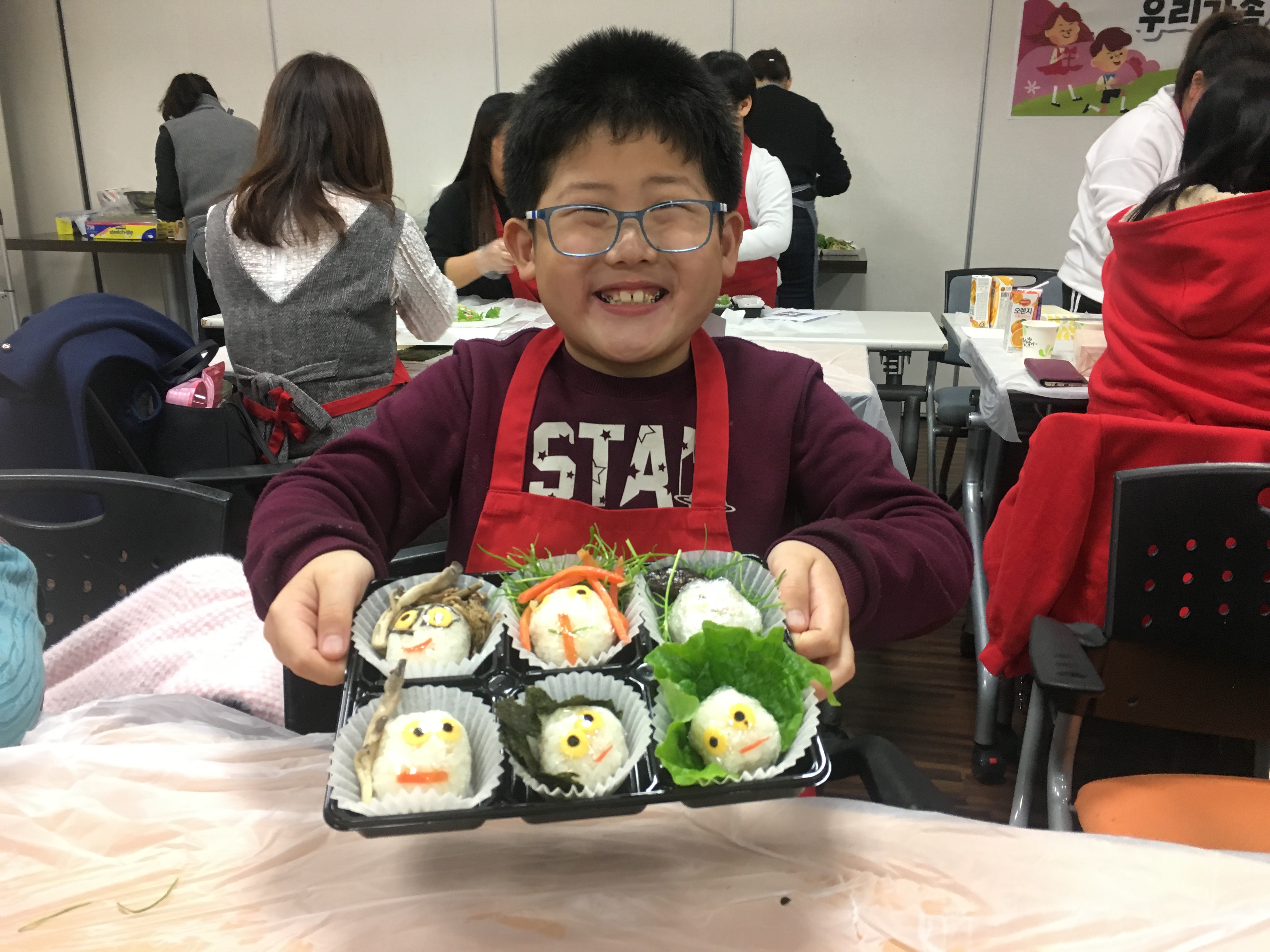 2월 가족사랑의 날 행사 - 봄맞이 오색나물 가족 비빔밥 만들기