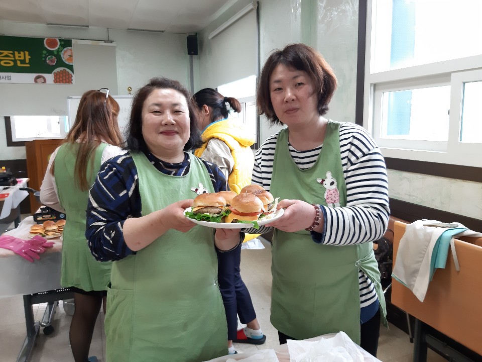 결혼이주여성 일자리 창출을 위한 한식조리사 자격증반 28, 29회기 운영