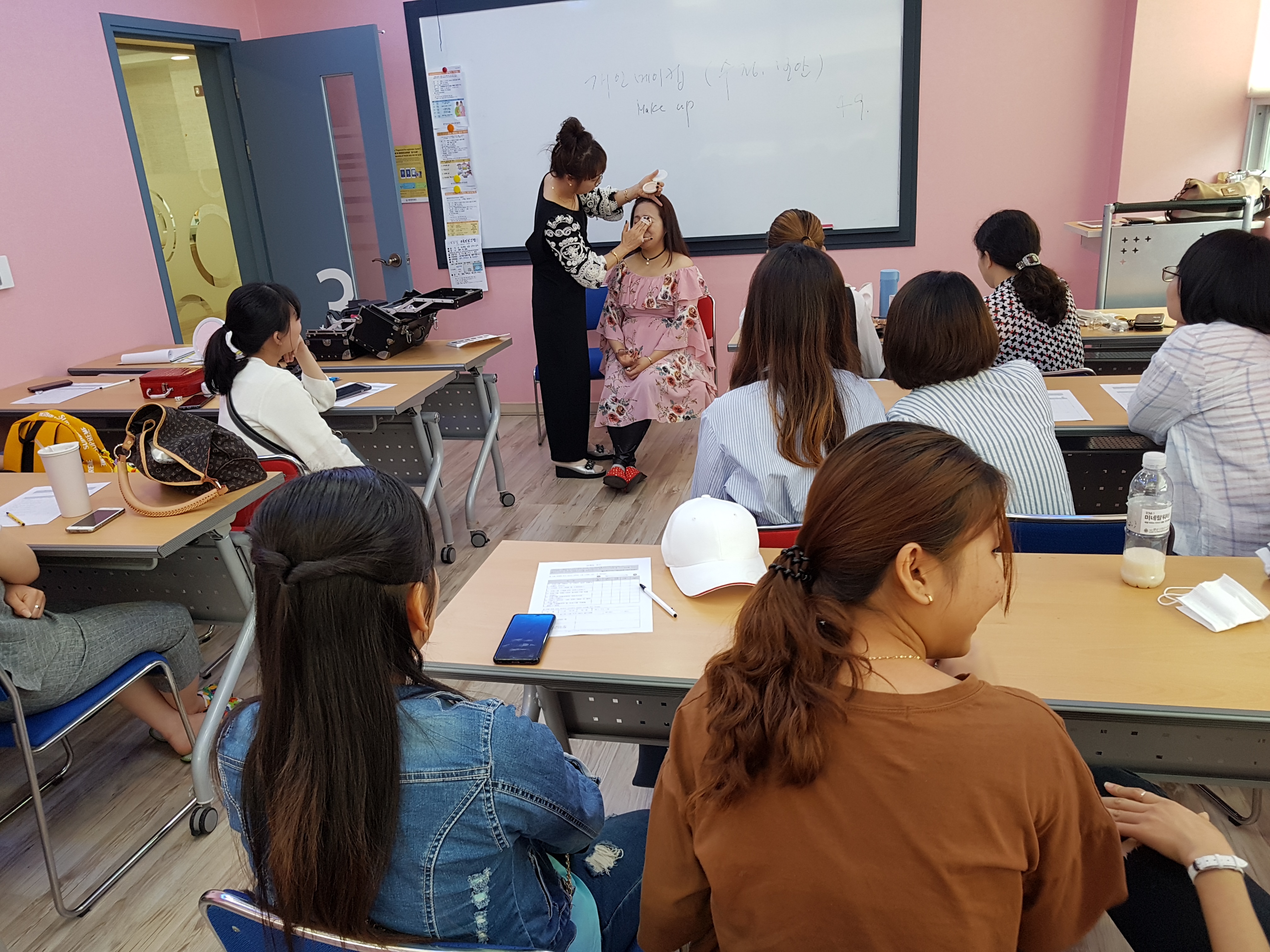 자조활동 모임(메이크업 배워보기)