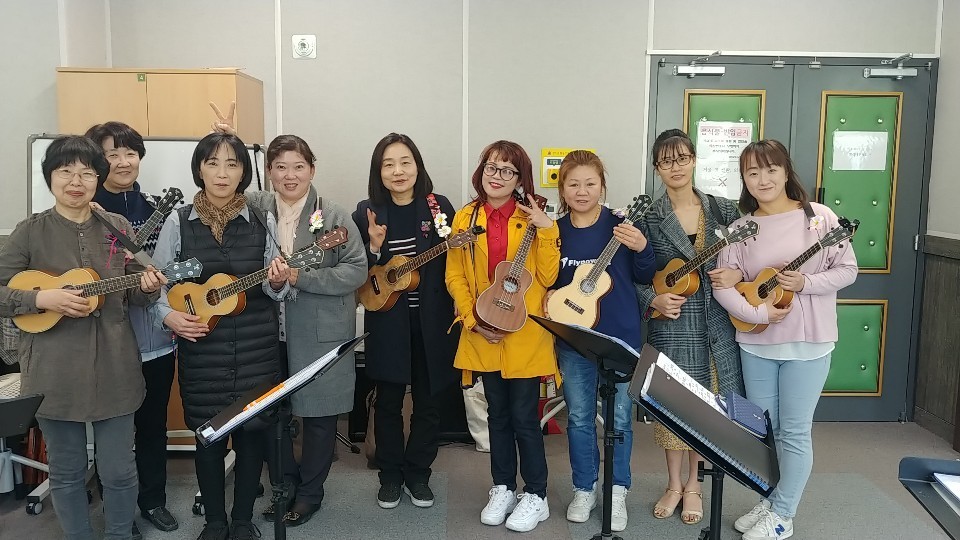 우쿨렐레 동아리모임 4월 활동 사진