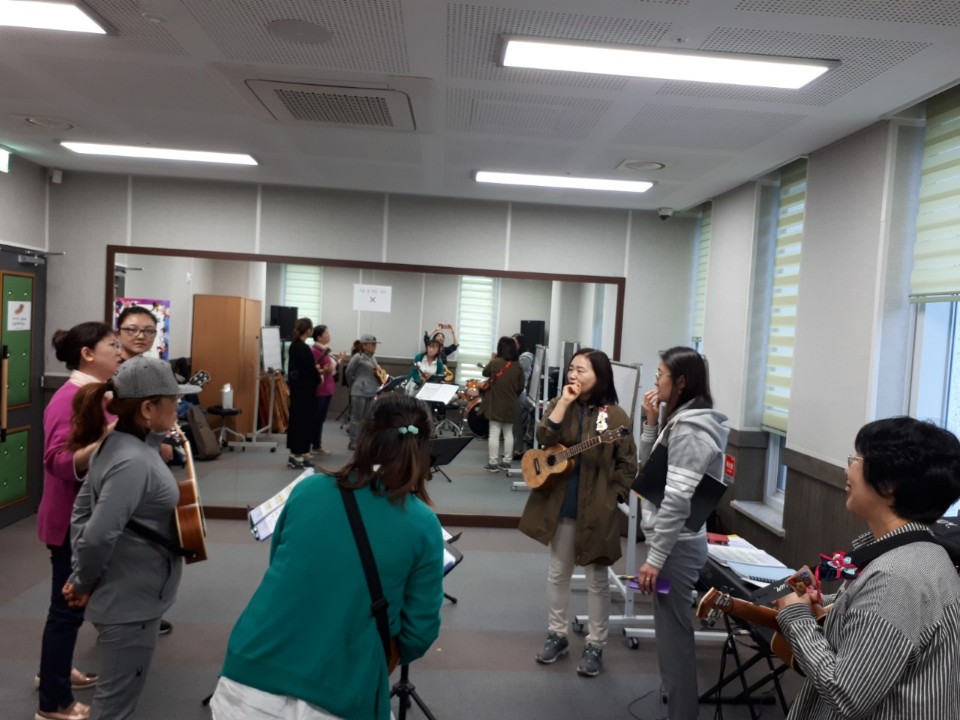 우쿨렐레 동아리모임 4월 활동 사진