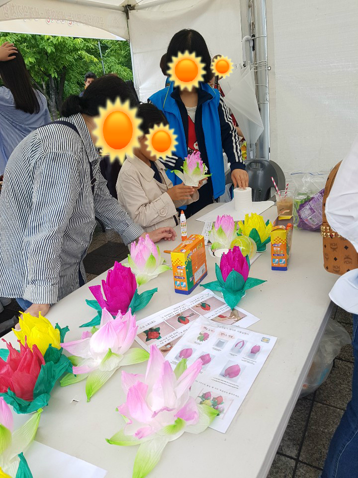 [자조모임] 베트남 반반한 모임, 5월 베트남 국화 호아센 만들기 부스 운영