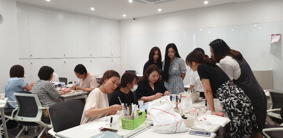 문화교류지원센터 네일아트 7회차 수업 진행