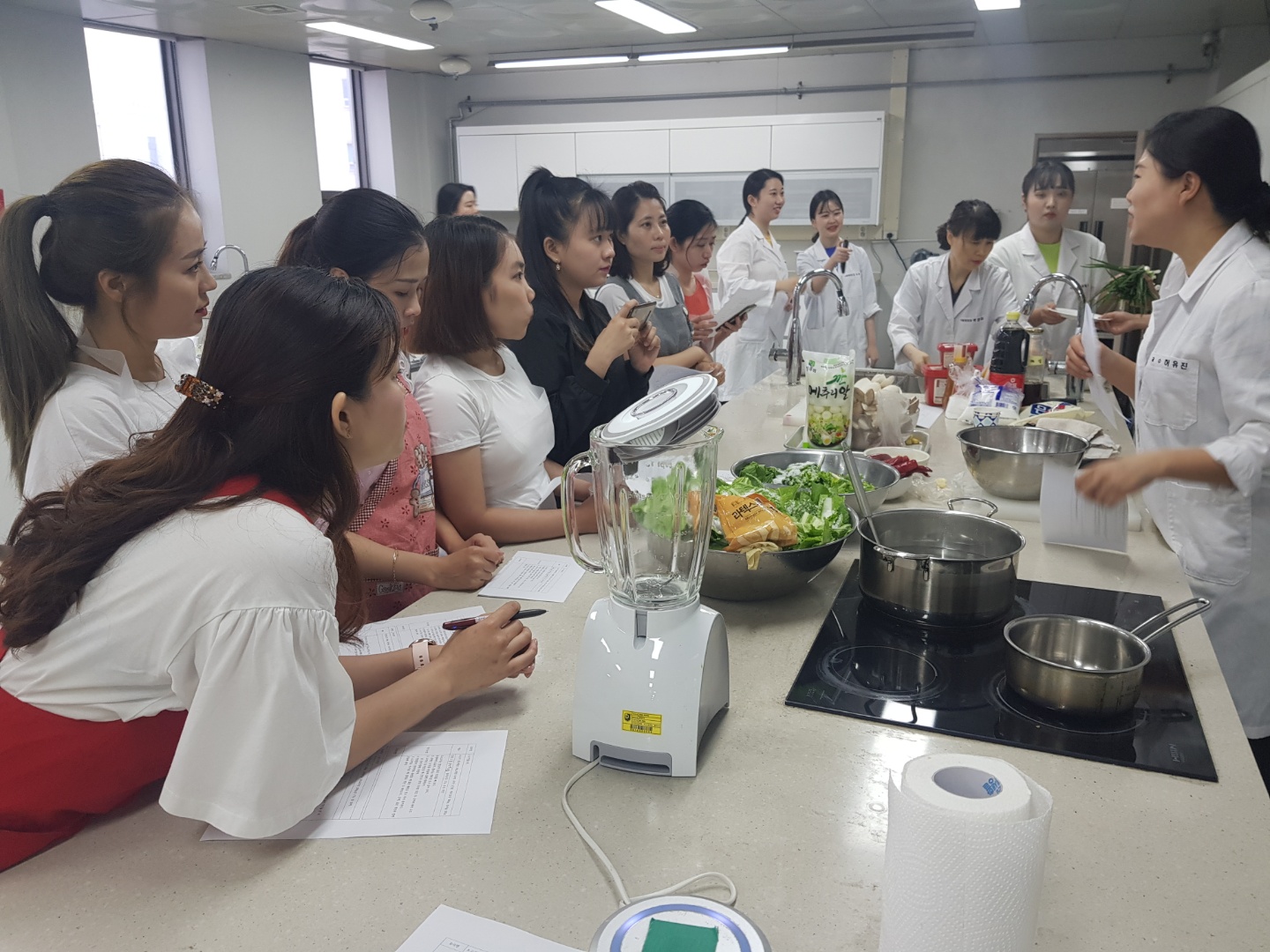 동남보건대학교 식품영양과 & 베트남 동아리 '와! 맛있는 한국' 요리교실