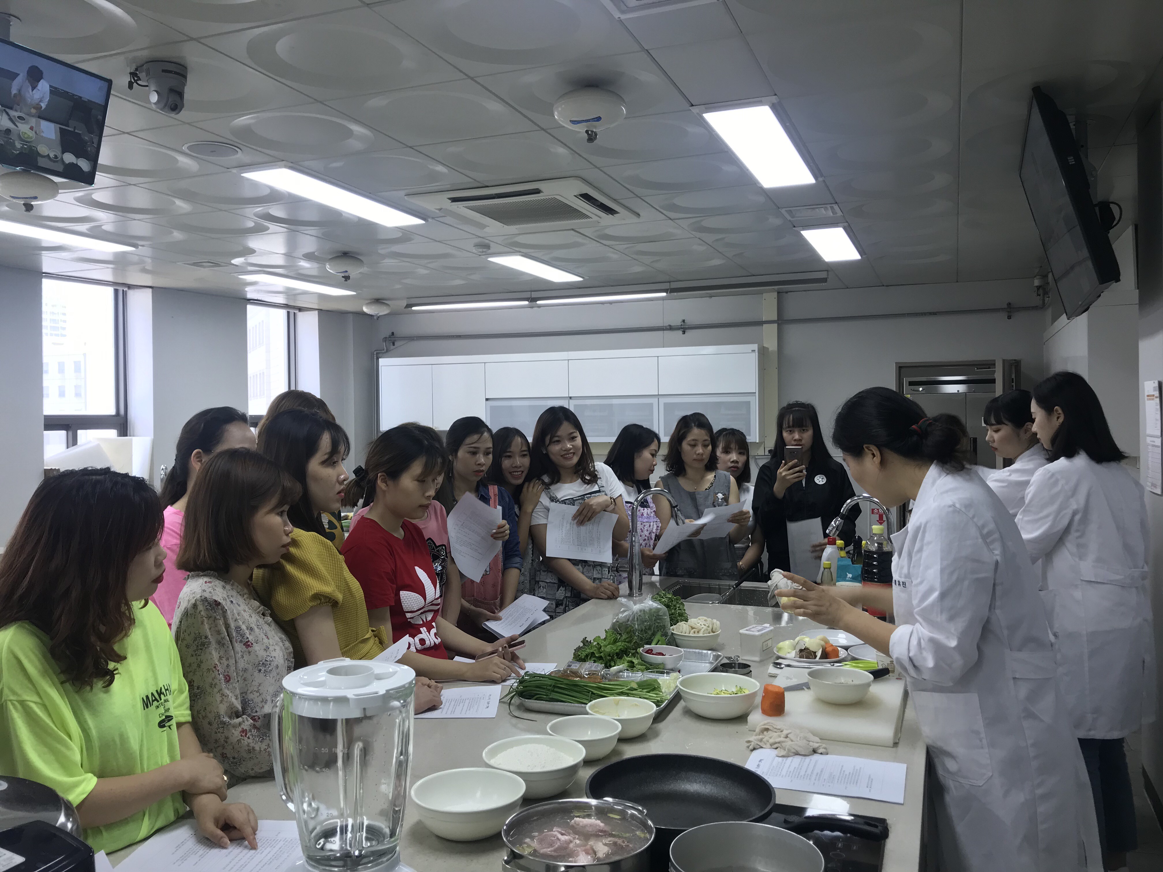 동남보건대학교 식품영양과 & 베트남 동아리 '와! 맛있는 한국' 요리교실