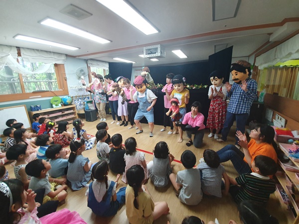 다문화 인식개선 인형극 관람_시립목감복지어린이집