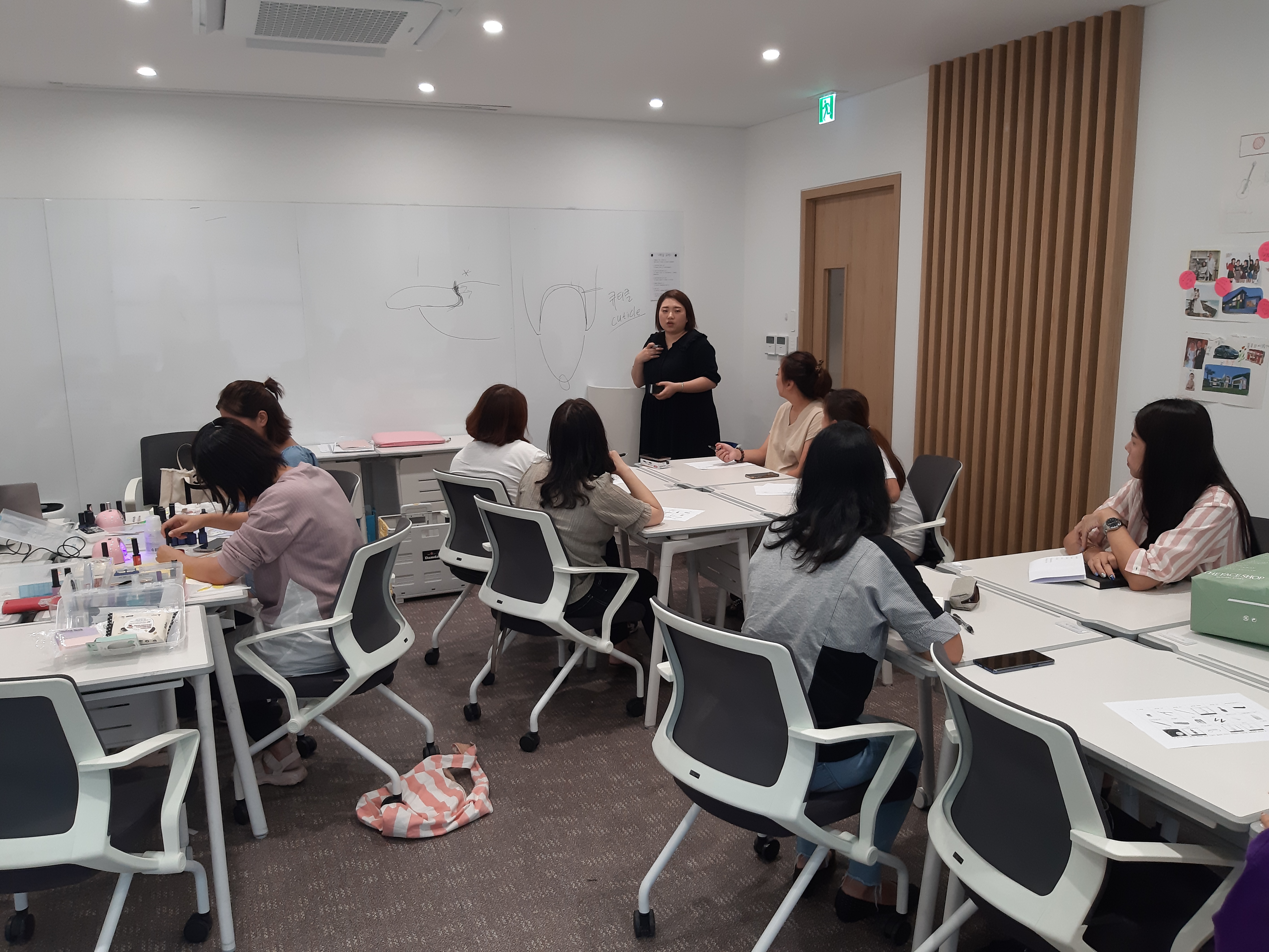천안시외국인주민문화교류센터  [네일아트] 개강