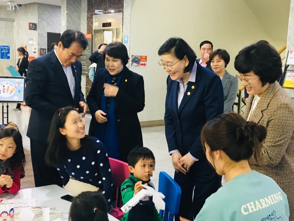 여성가족부 '이정옥'장관, '백군기' 용인시장 용인시가족센터 방문