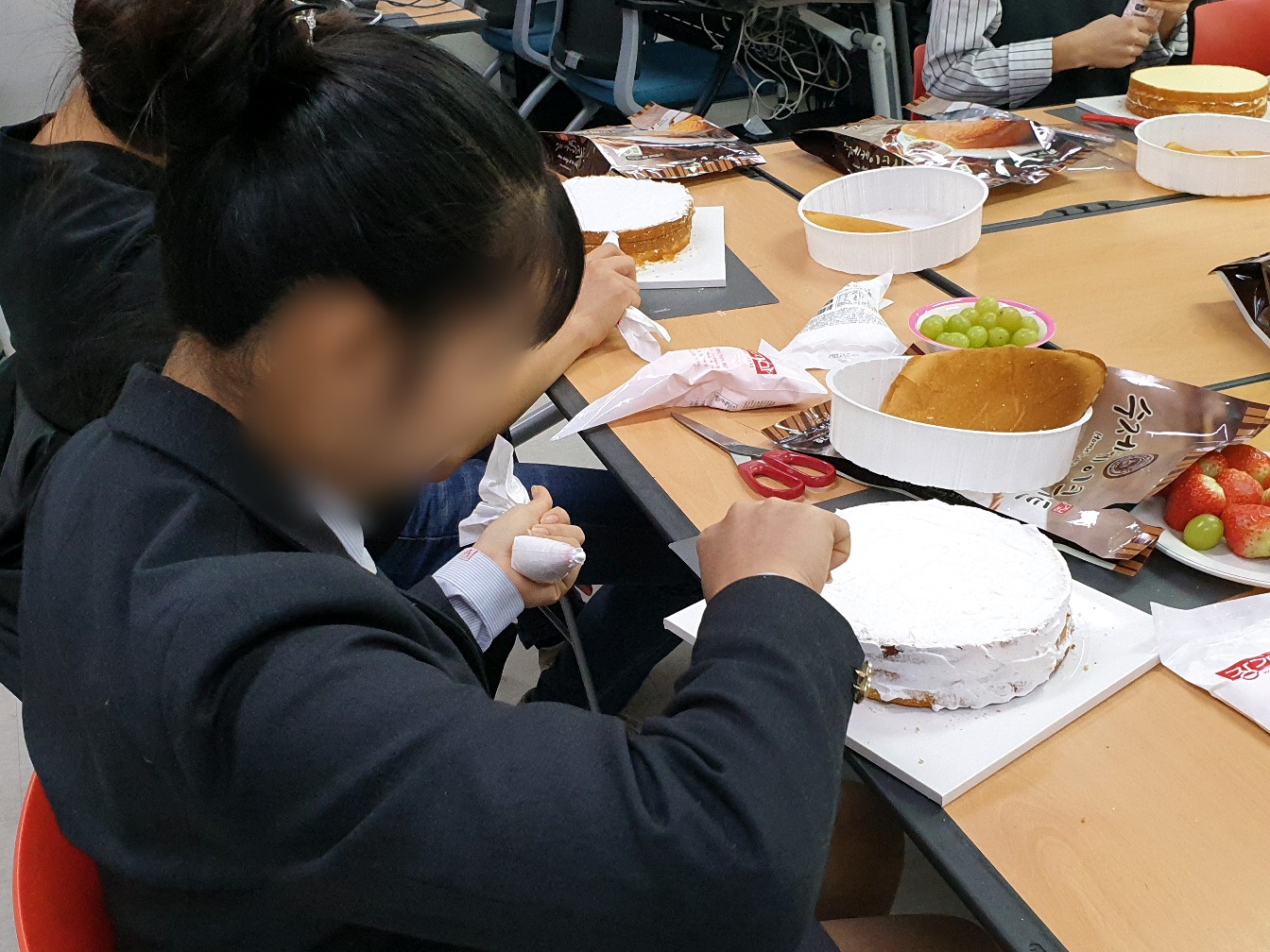 중도입국자녀 크리스마스 케이크 만들기 문화체험 