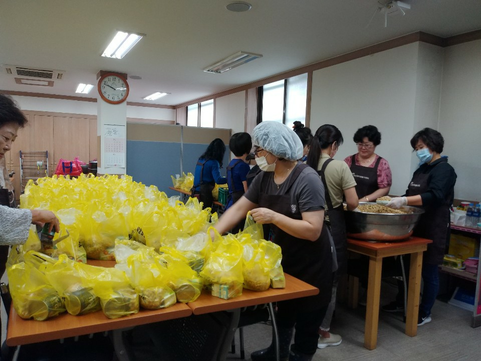 나눔봉사단 반찬만들기