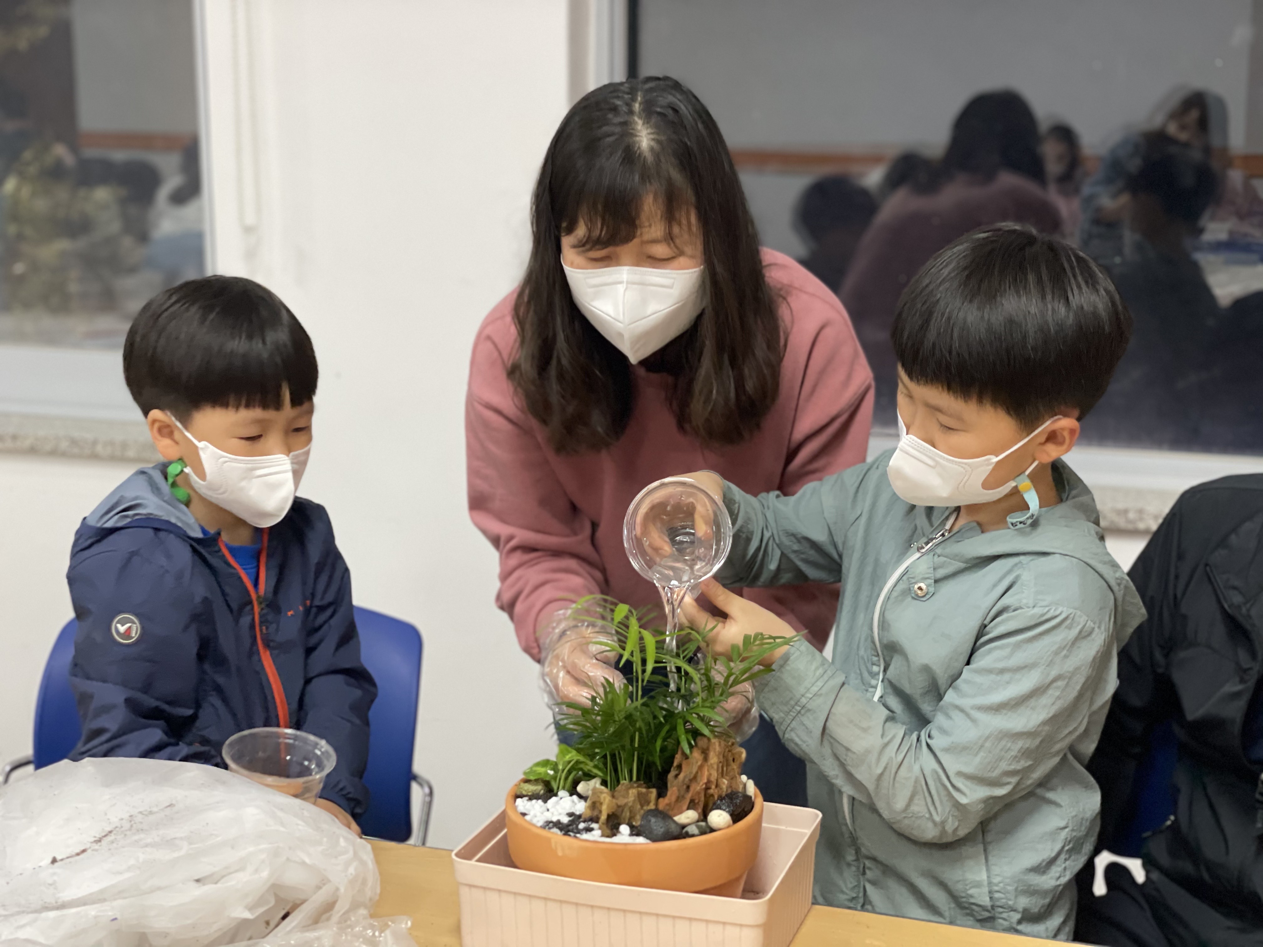 두 번째 가족사랑의 날 「내 방 작은 정원 ‘허브 숲’ 만들기」 실시   