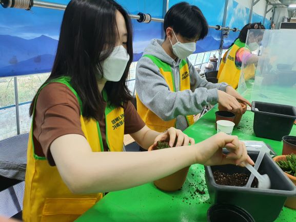 5월 행복나눔가족봉사단 입단식 및 봉사활동 진행 사진
