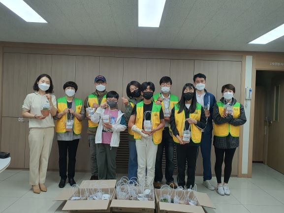 5월 행복나눔가족봉사단 입단식 및 봉사활동 진행 사진