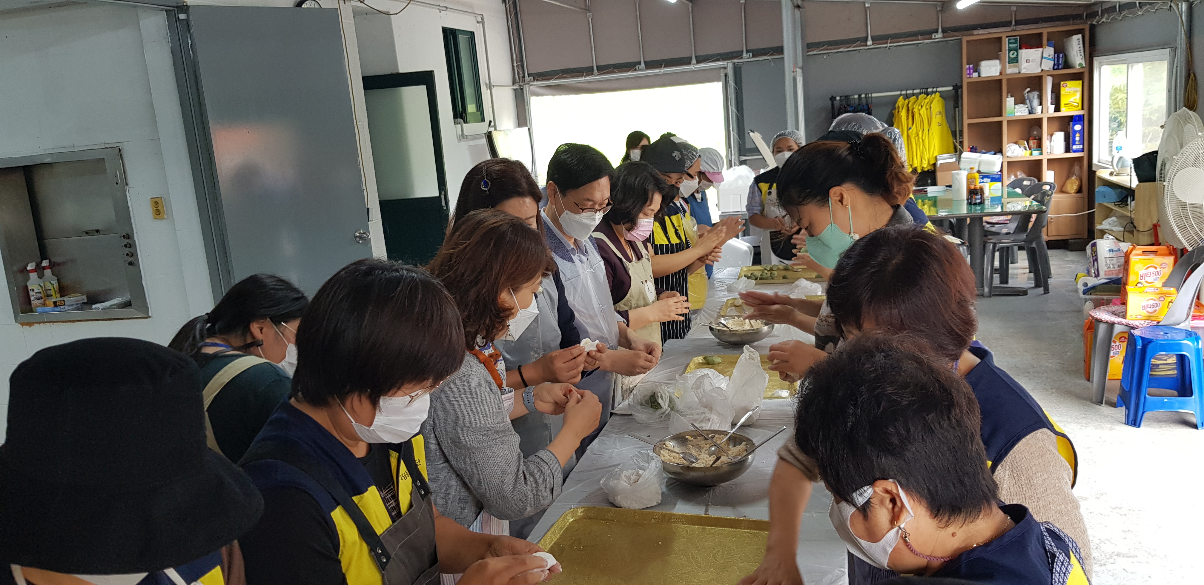 디딤돌 가족봉사단 '추석맞이 사랑의 송편 만들기 및 전달' 실시