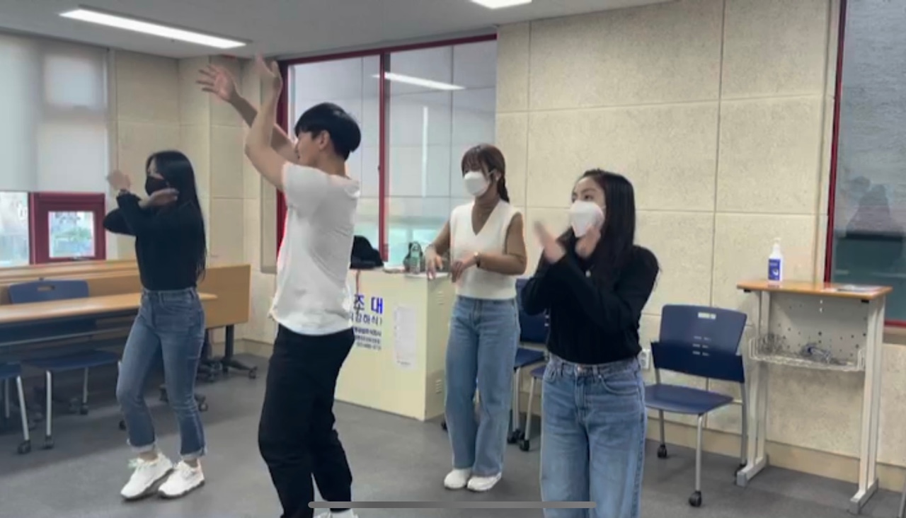 “We’re all in” 춤 동아리 (13회기)