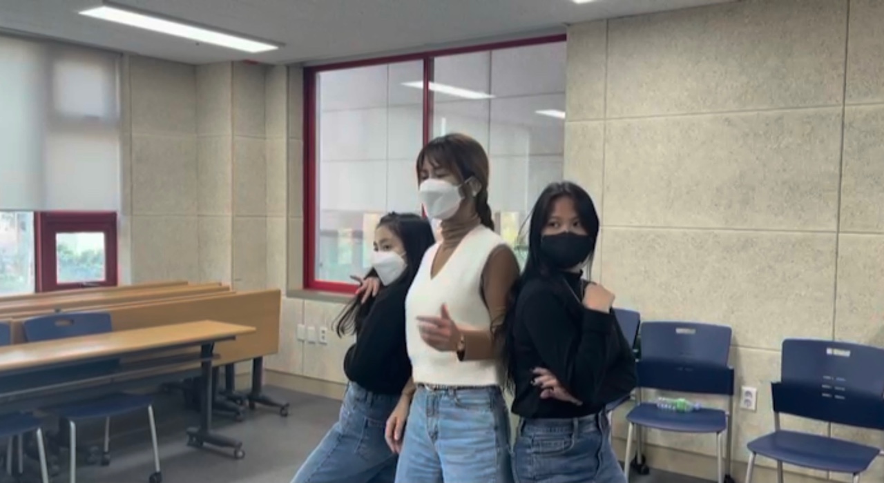 “We’re all in” 춤 동아리 (13회기)