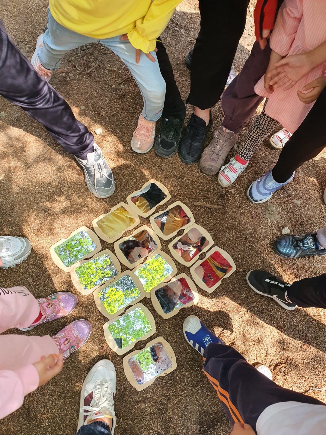 가족과 함께 숲으로 산책가자