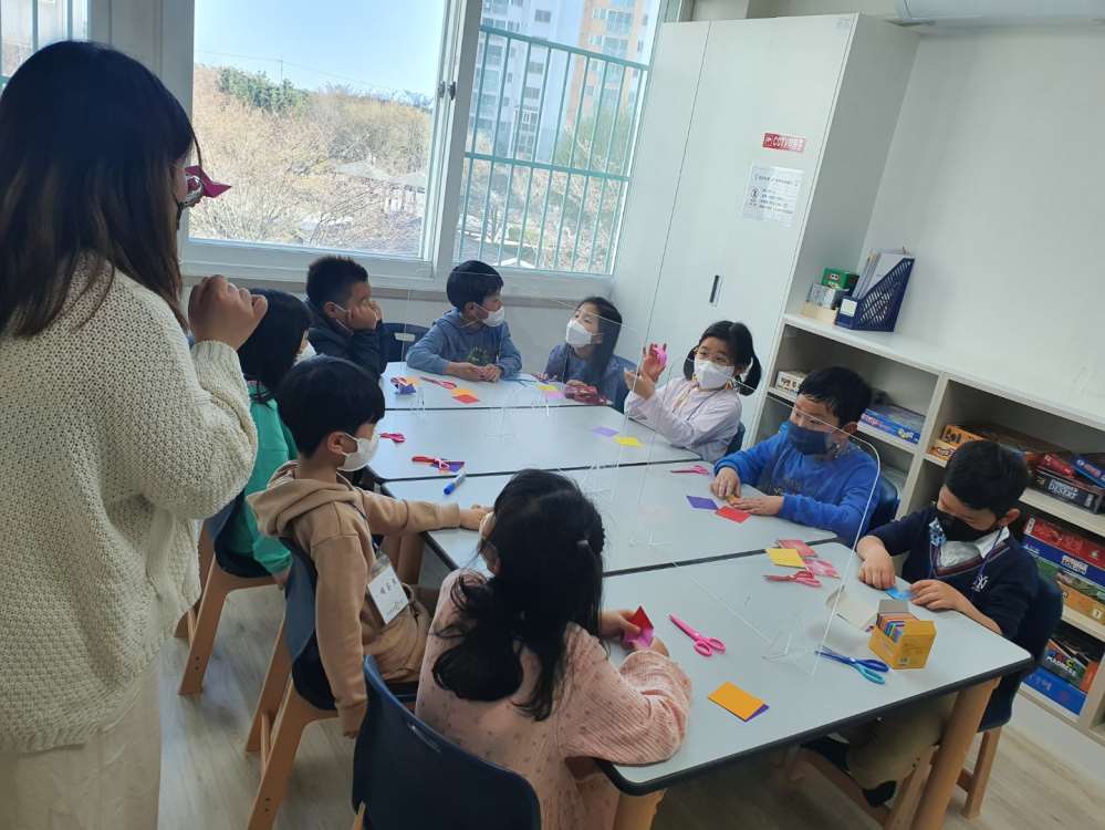 그림입니다.원본 그림의 이름: KakaoTalk_20220412_173839449_01.jpg원본 그림의 크기: 가로 1440pixel, 세로 1080pixel