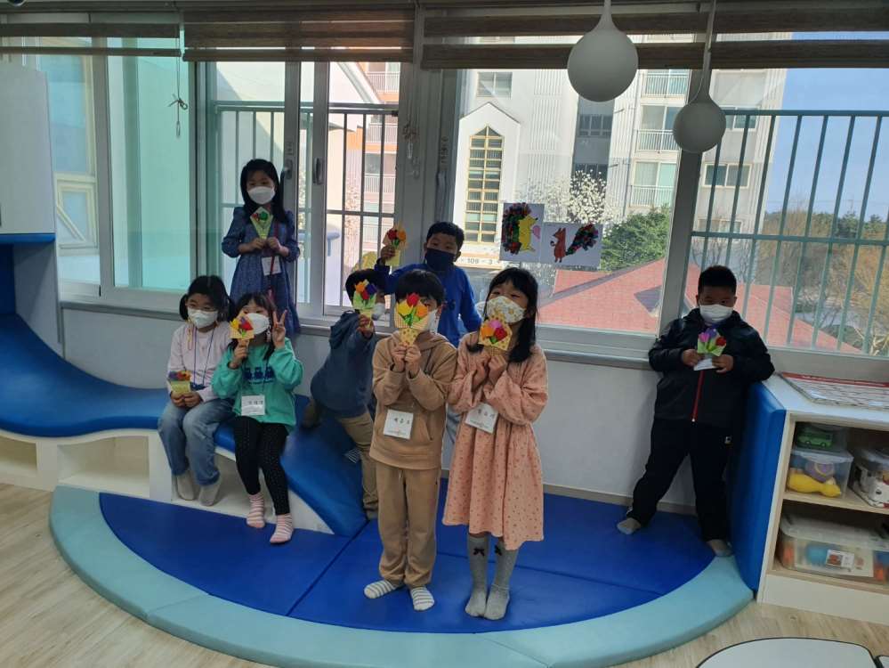 그림입니다.원본 그림의 이름: KakaoTalk_20220412_173839449_03.jpg원본 그림의 크기: 가로 1440pixel, 세로 1080pixel