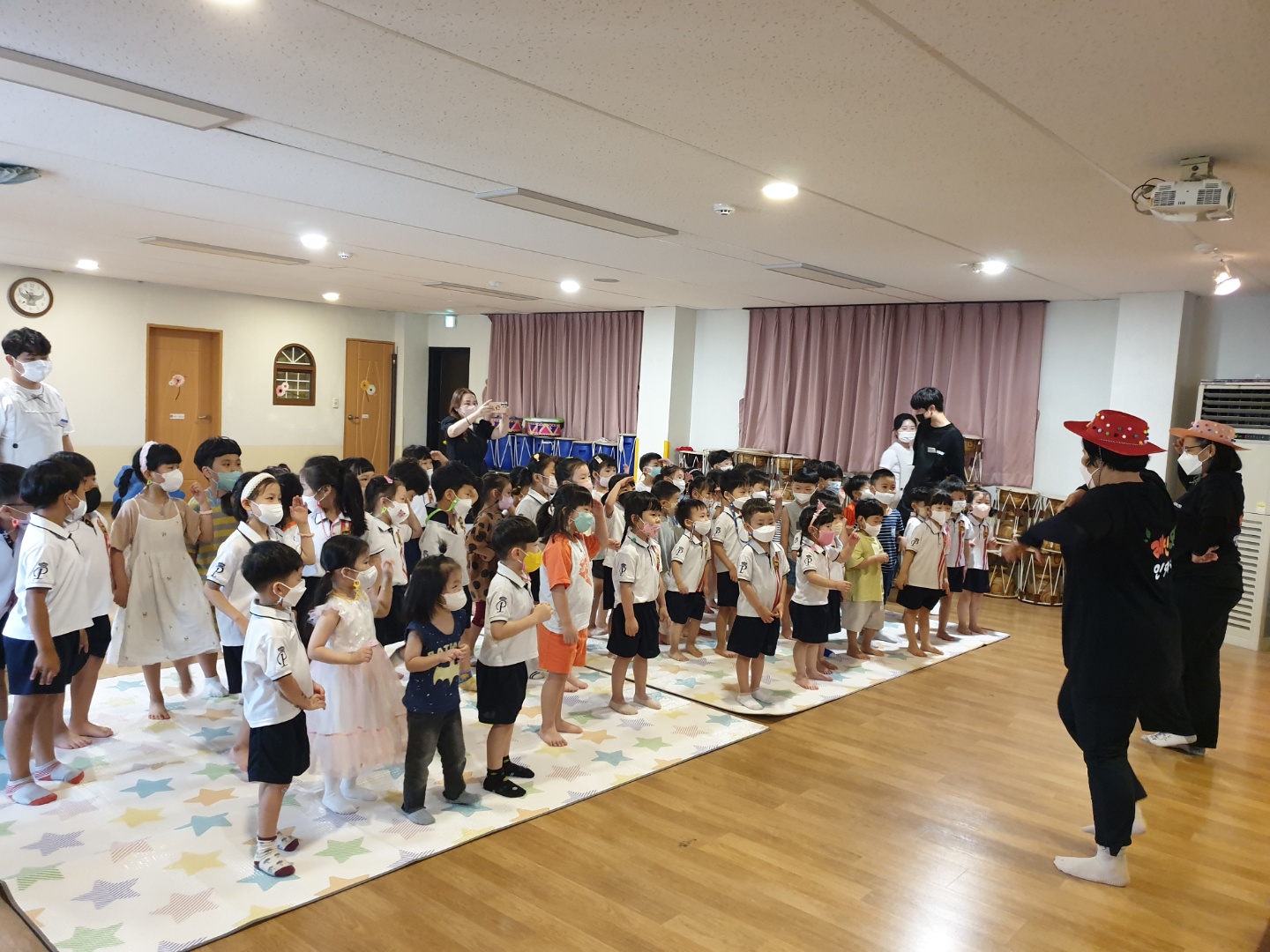 레인보우 인형극단 