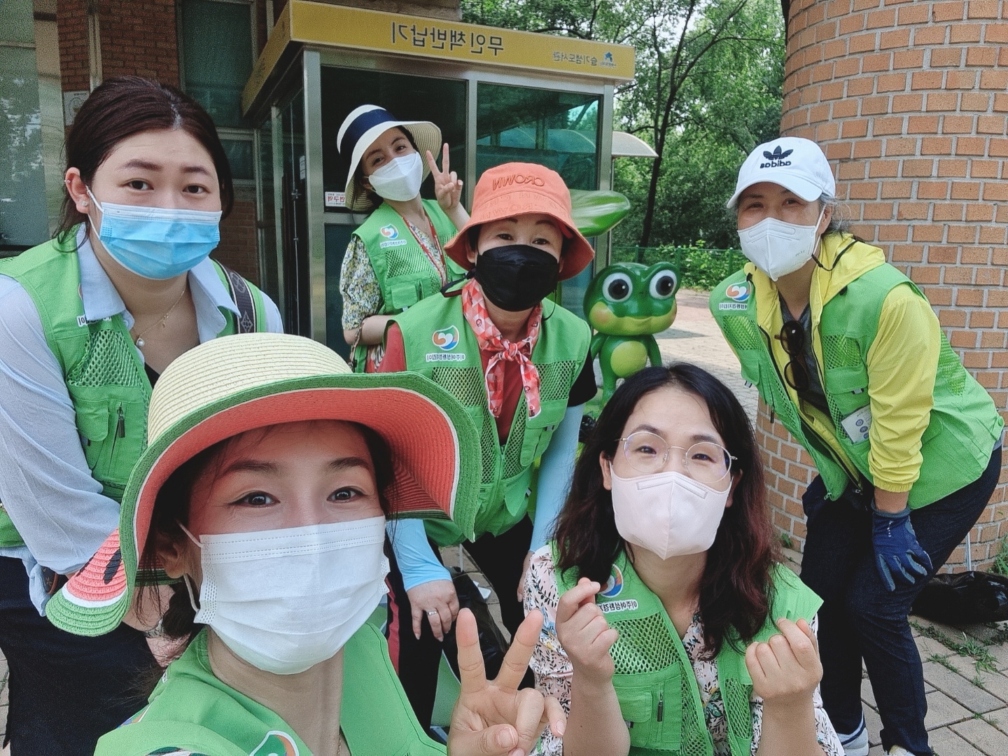 함께해요! 지구를 지키자! 나눔봉사단! (슬기샘 어린이도서관 일대 환경정화 5회기)