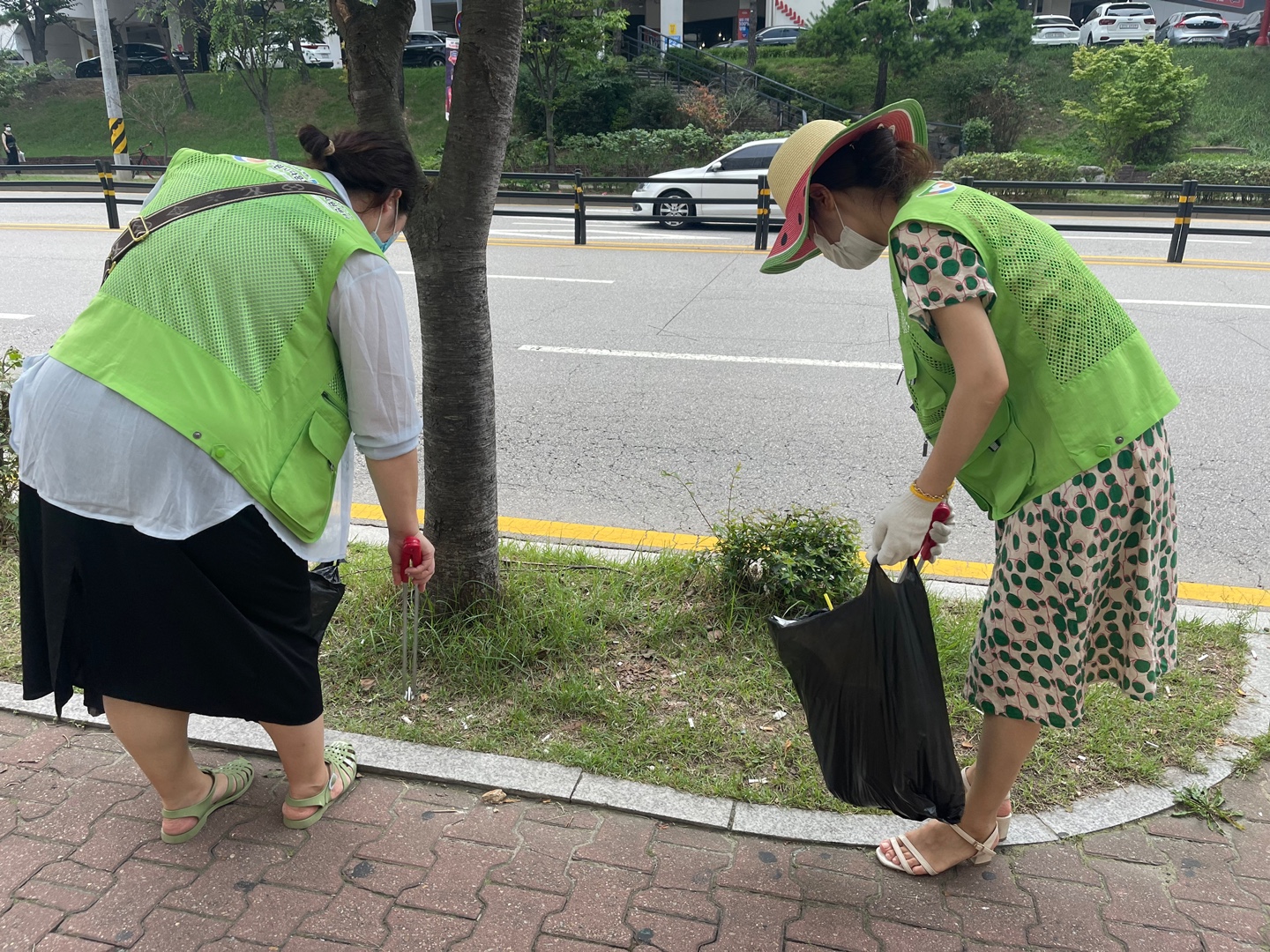 함께해요! 지구를 지키자! 나눔봉사단! (슬기샘 어린이도서관 일대 환경정화 5회기)