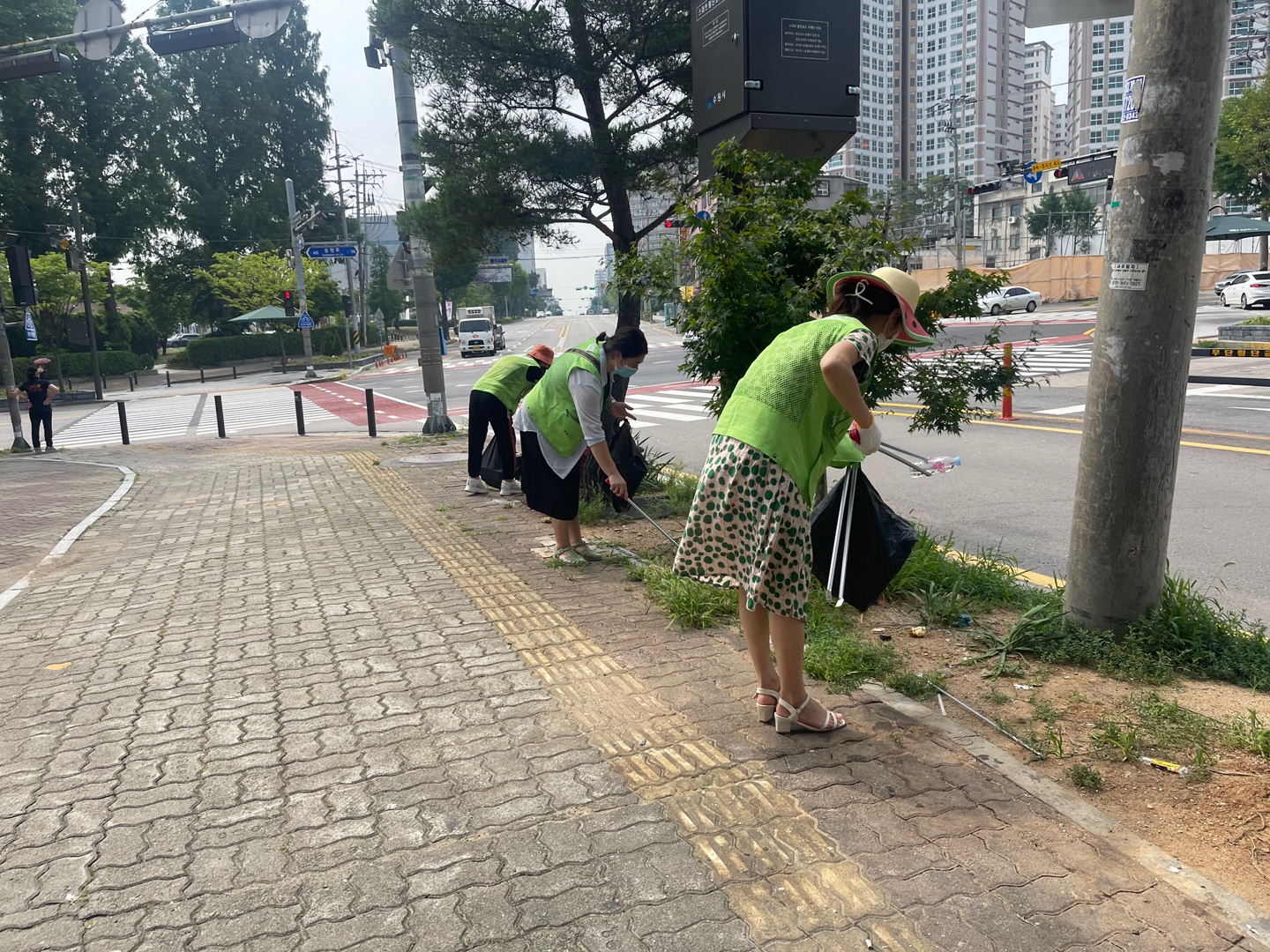 함께해요! 지구를 지키자! 나눔봉사단! (슬기샘 어린이도서관 일대 환경정화 5회기)