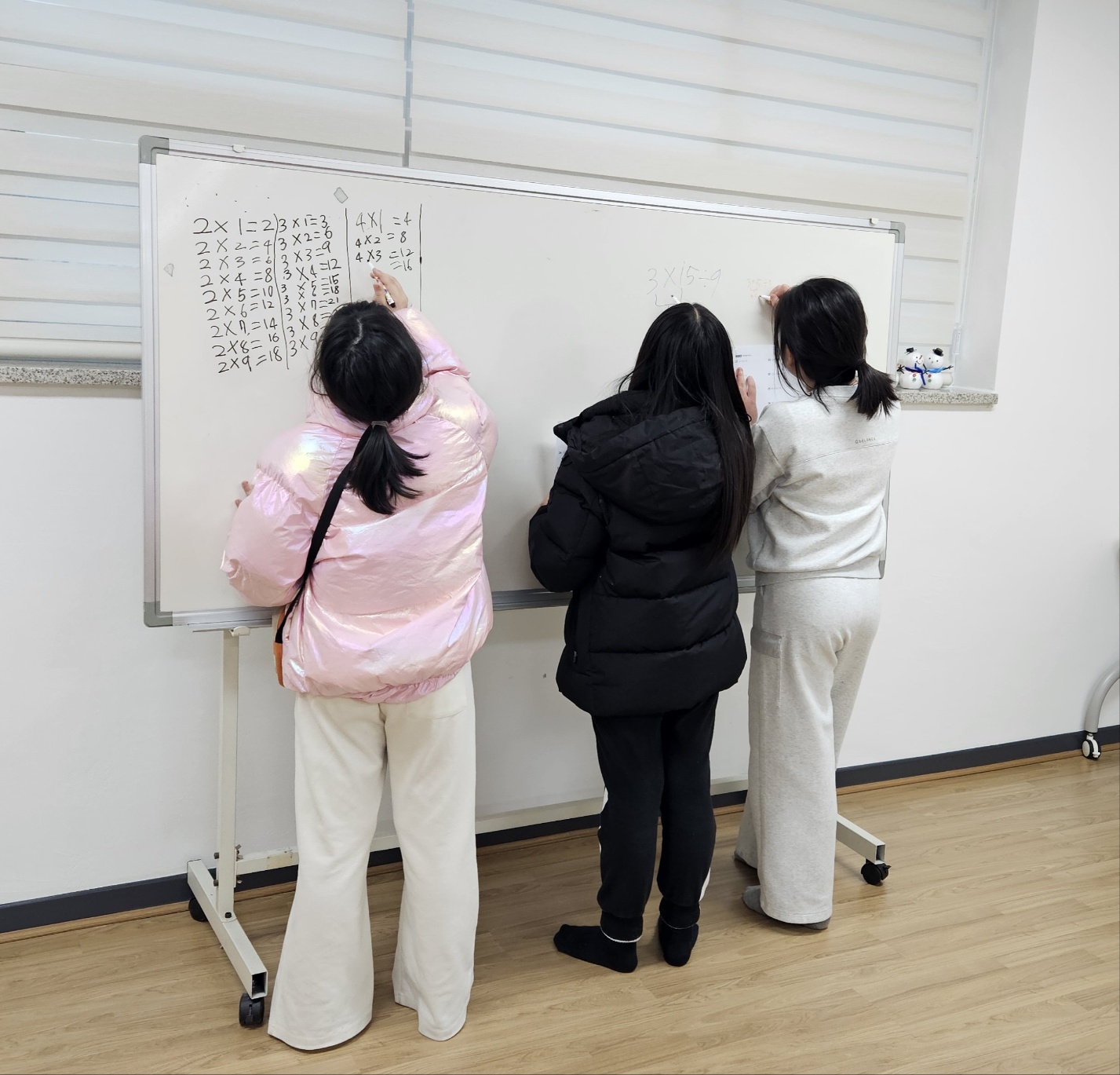 해당 이미지 내용은 아래 텍스트를 참고바랍니다.
