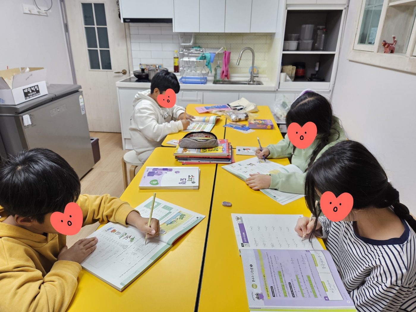 해당 이미지 내용은 아래 텍스트를 참고바랍니다.