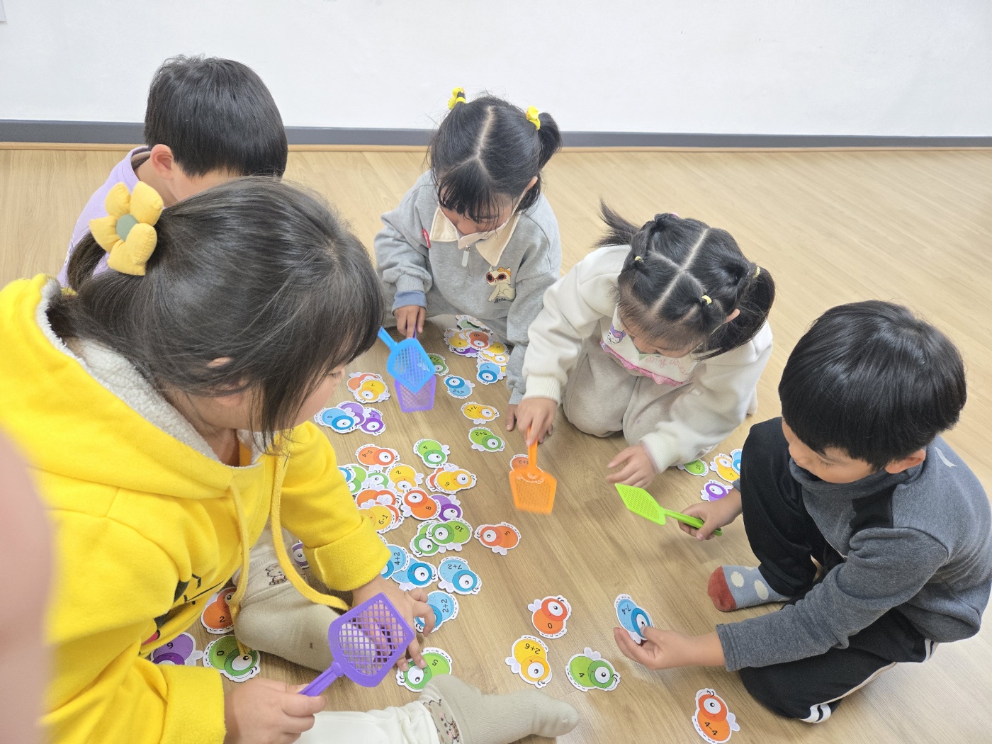 해당 이미지 내용은 아래 텍스트를 참고바랍니다.