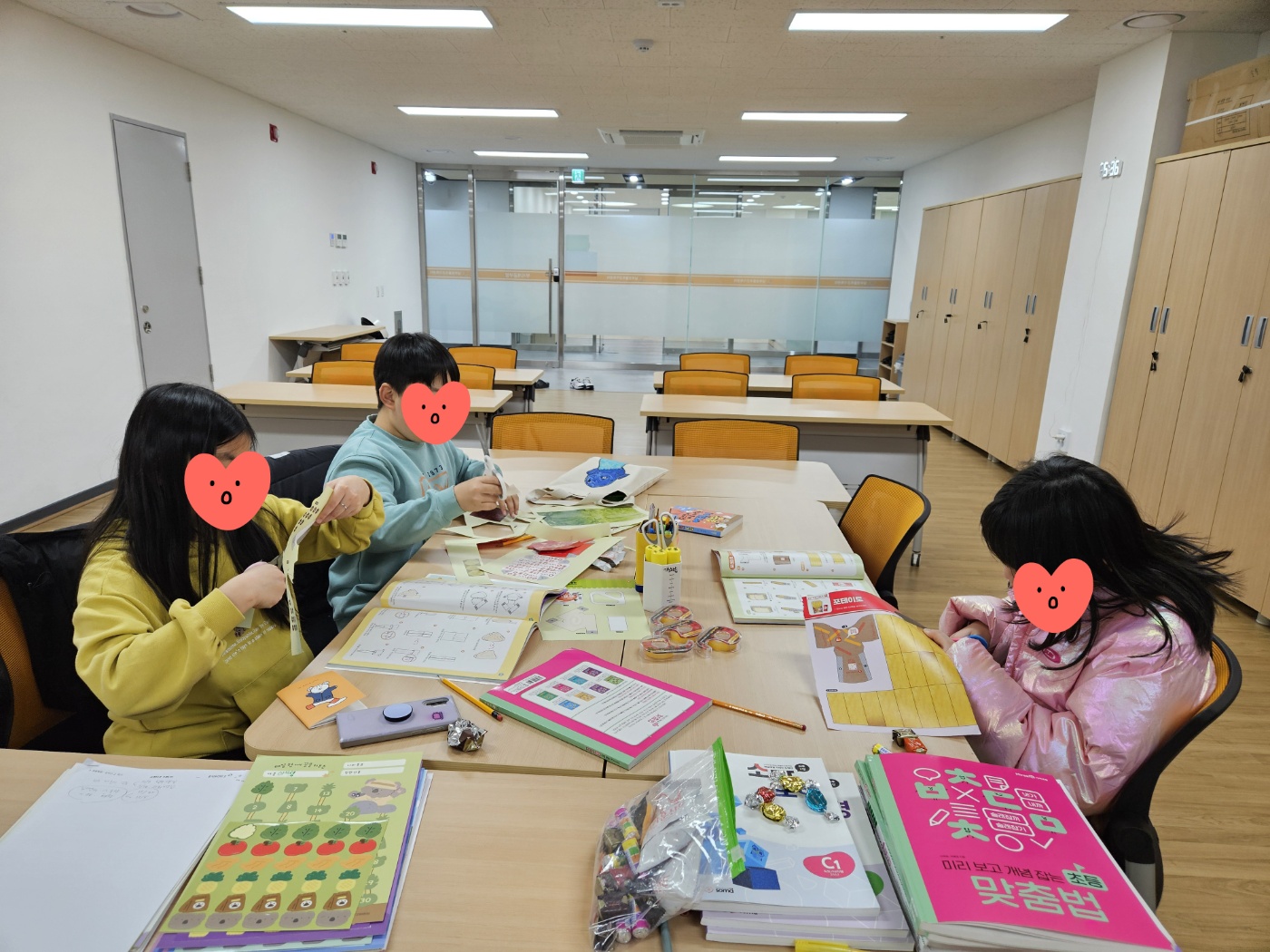 해당 이미지 내용은 아래 텍스트를 참고바랍니다.