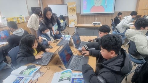 사회성발달 프로그램 ‘사회성 UP! AI와 함께 성장하기’ - 1회기 교육모습3